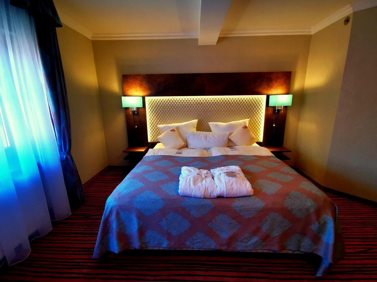 The Lakeside - Burghotel Zu Strausberg Extérieur photo